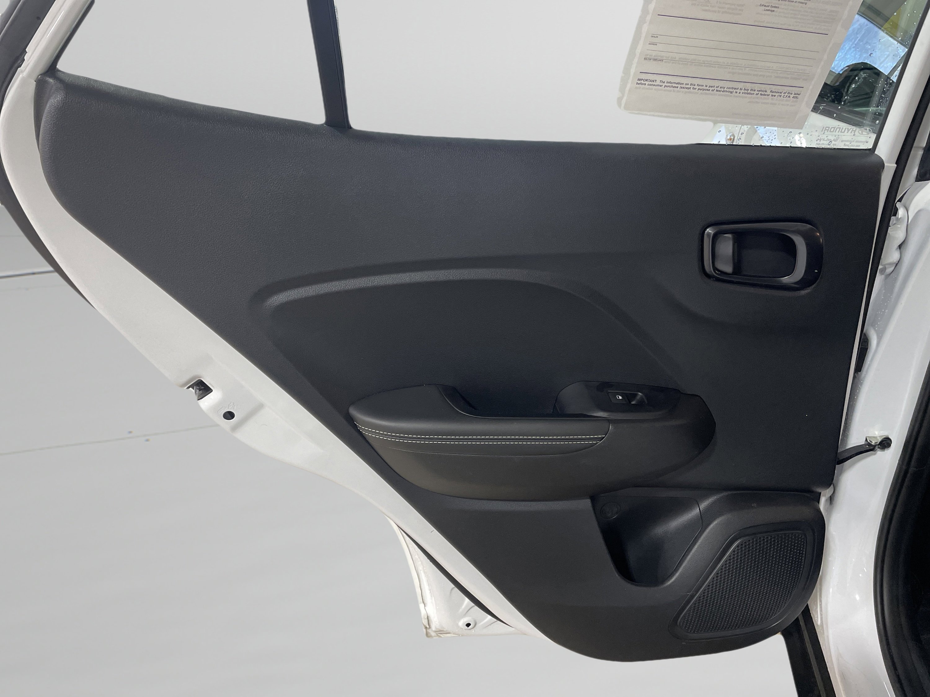 Used 2023 Hyundai Venue Limited w/ Cargo Package image 10