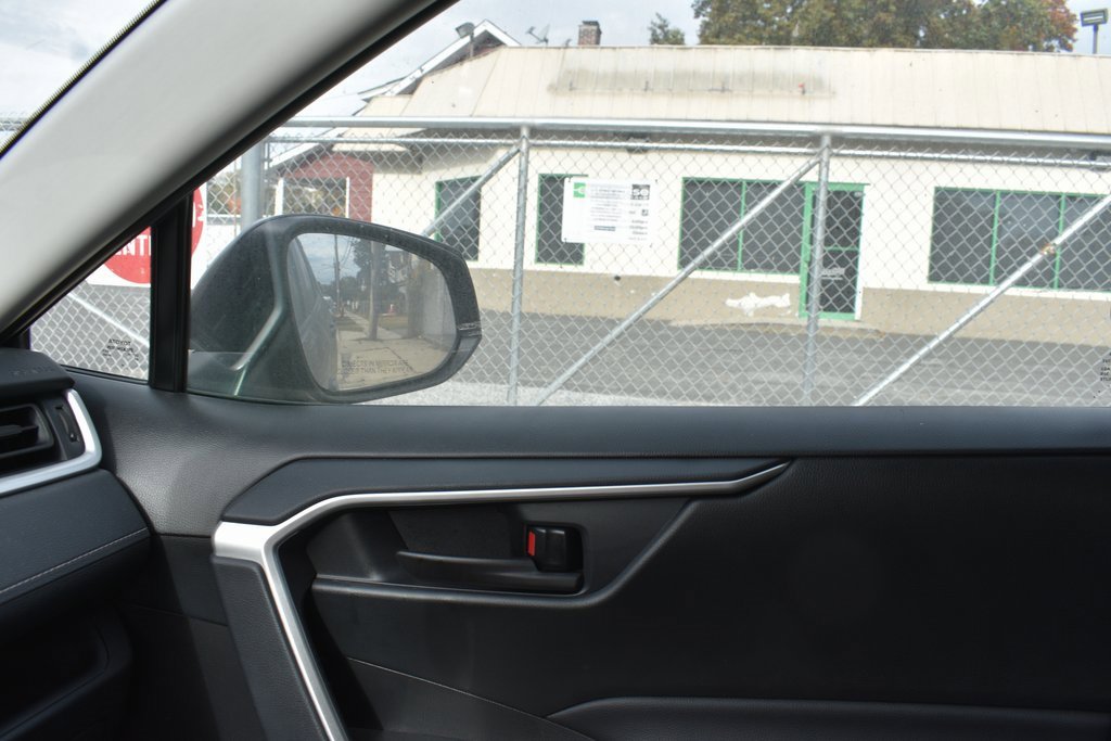 Used 2025 Toyota RAV4 LE image 19