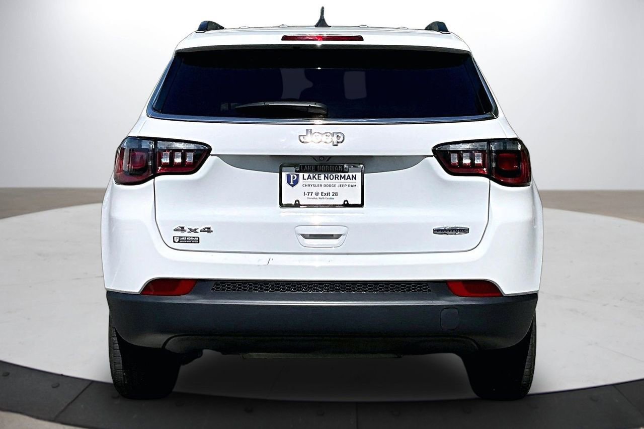Used 2024 Jeep Compass Latitude AWD/4WD image 8