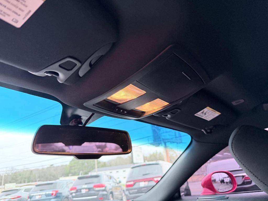 Used 2021 Dodge Challenger SXT w/ Driver Convenience Group image 17