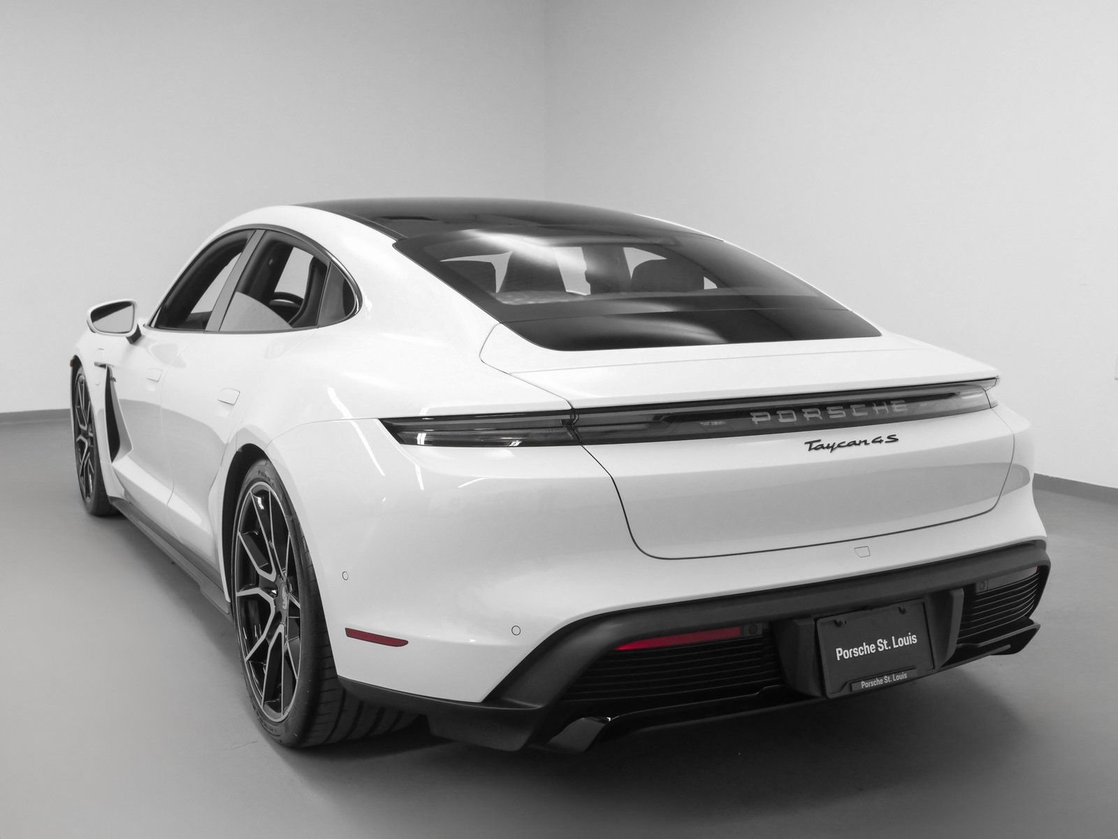 Used 2025 Porsche Taycan 4S AWD/4WD image 3