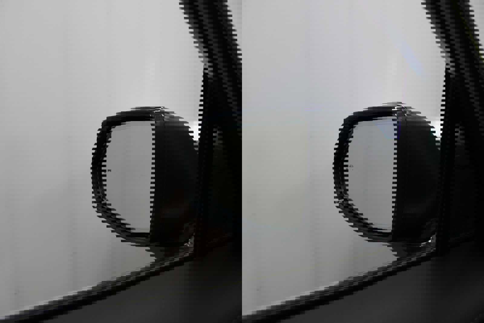 Used 2020 Cadillac XT4 Premium Luxury w/ Cold Weather Package image 11