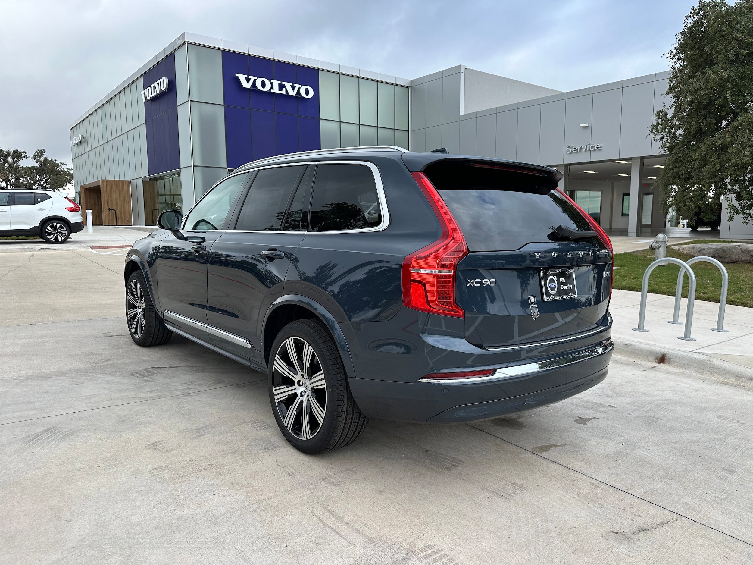 Used 2025 Volvo XC90 B6 Plus w/ Protection Package Premier AWD/4WD image 4