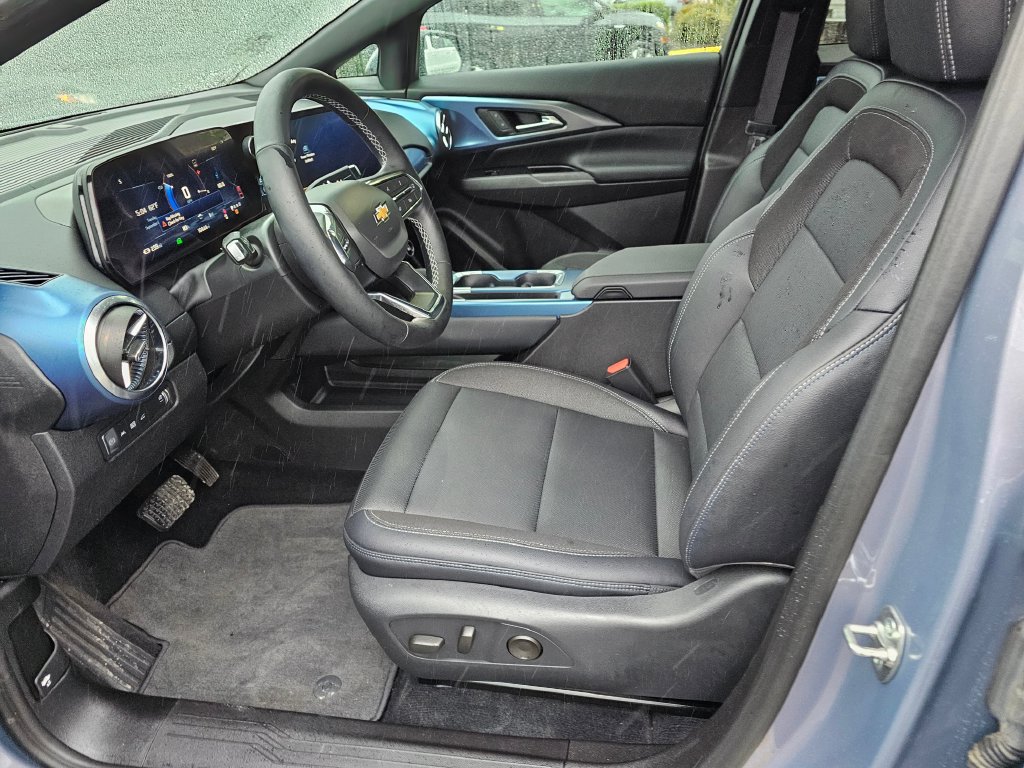 Used 2024 Chevrolet Equinox EV LT AWD/4WD image 21
