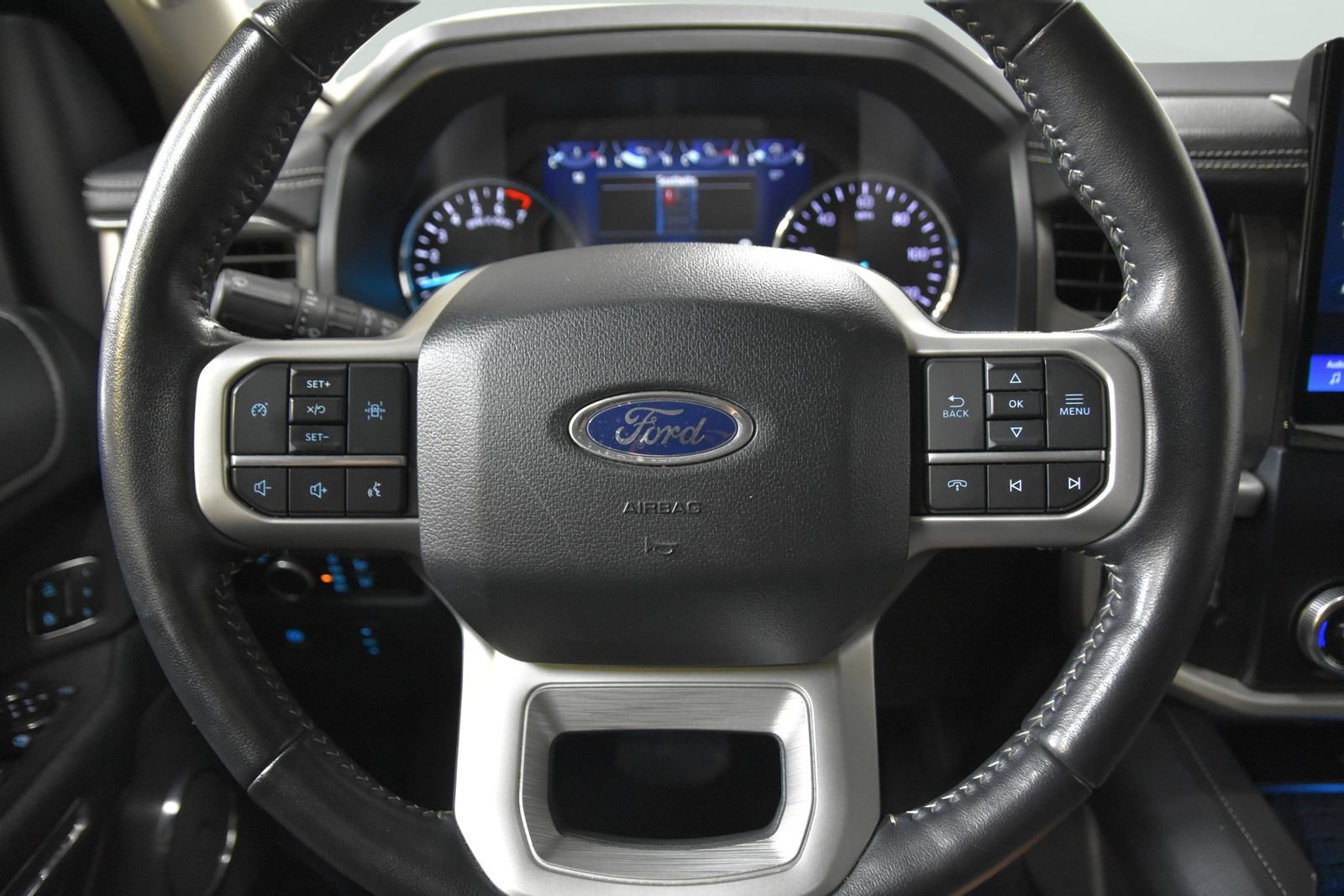 Used 2024 Ford Expedition XLT RWD image 16
