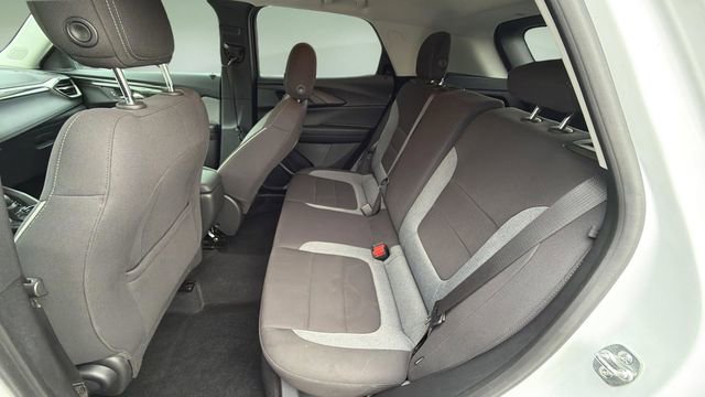 Used 2025 Chevrolet TrailBlazer LT AWD/4WD image 18