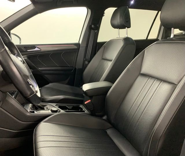 Used 2022 Volkswagen Tiguan SE R-Line AWD/4WD image 16