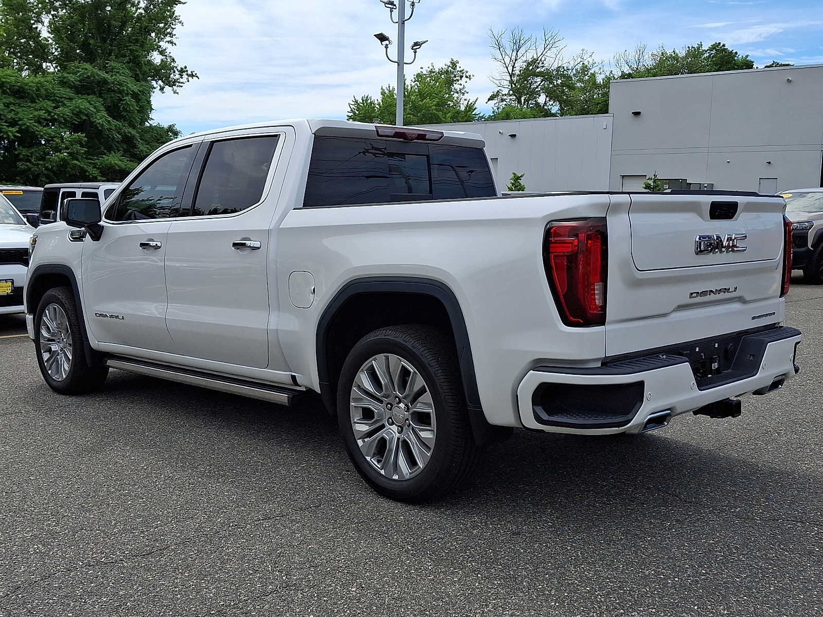 Used 2021 GMC Sierra 1500 Denali w/ Denali Ultimate Package AWD/4WD image 4