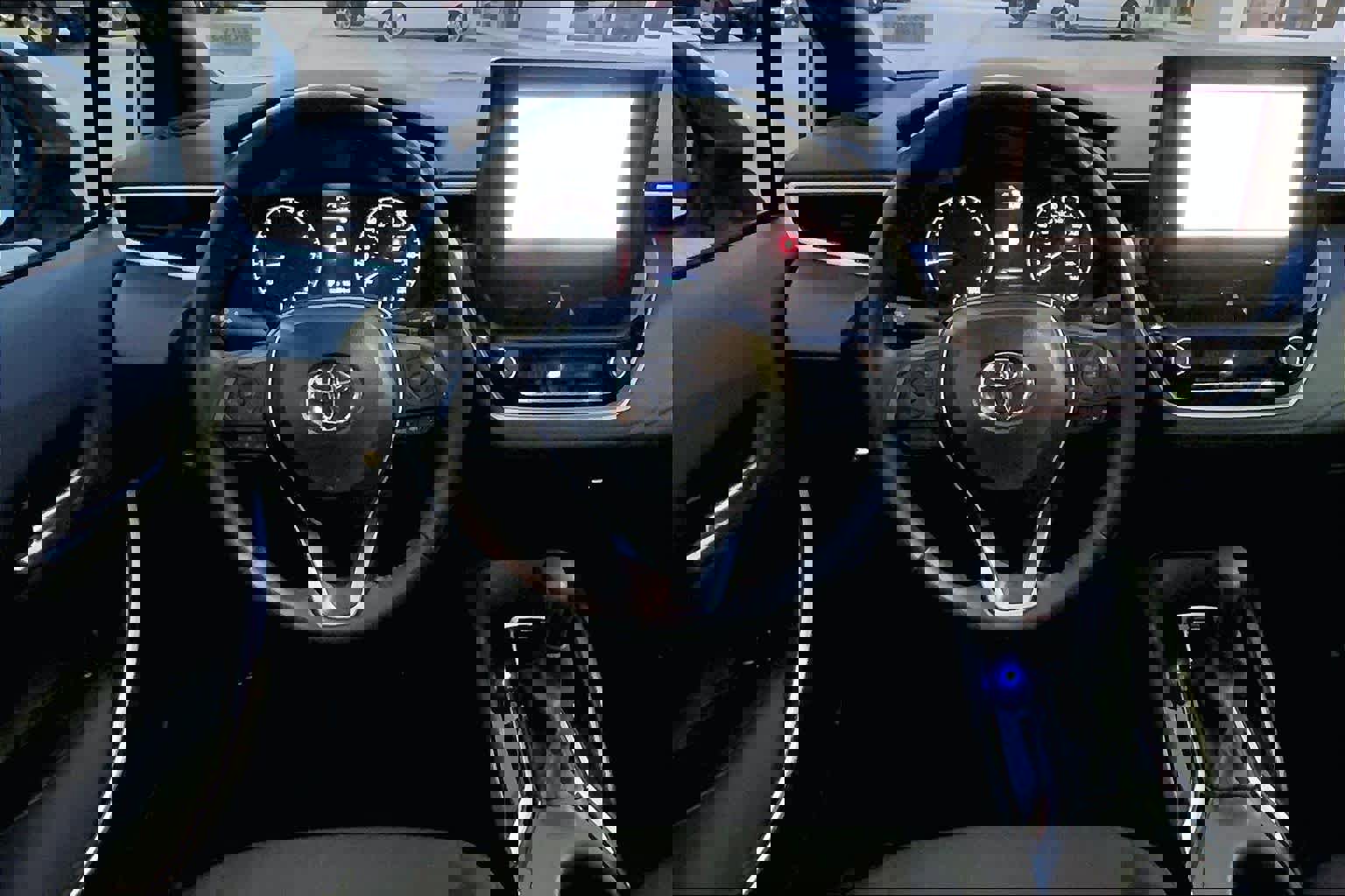 Used 2025 Toyota Corolla SE image 6
