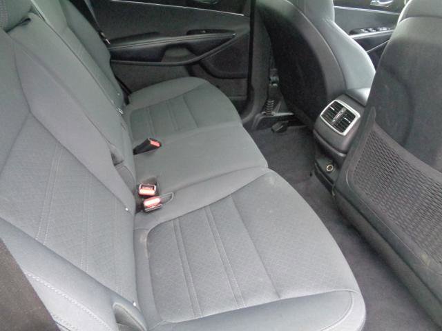 Used 2016 Kia Sorento L image 9