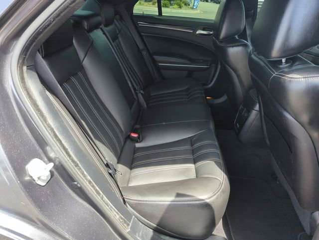 Used 2019 Chrysler 300 S RWD image 29