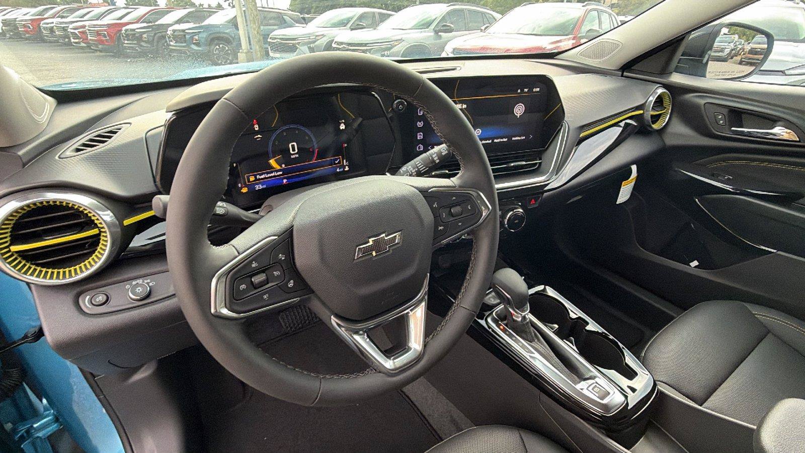 New 2026 Chevrolet Trax ACTIV w/ Sunroof Package FWD image 4