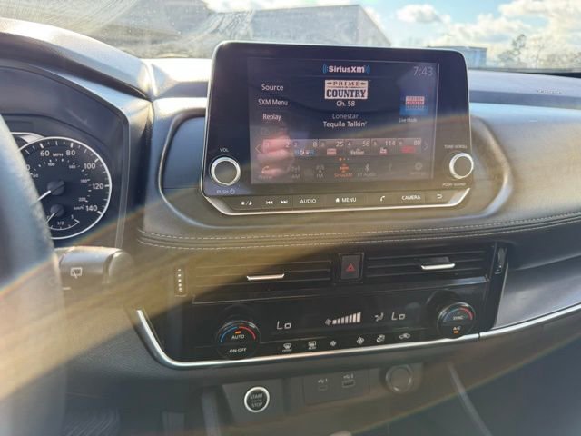 Used 2023 Nissan Rogue SV image 17