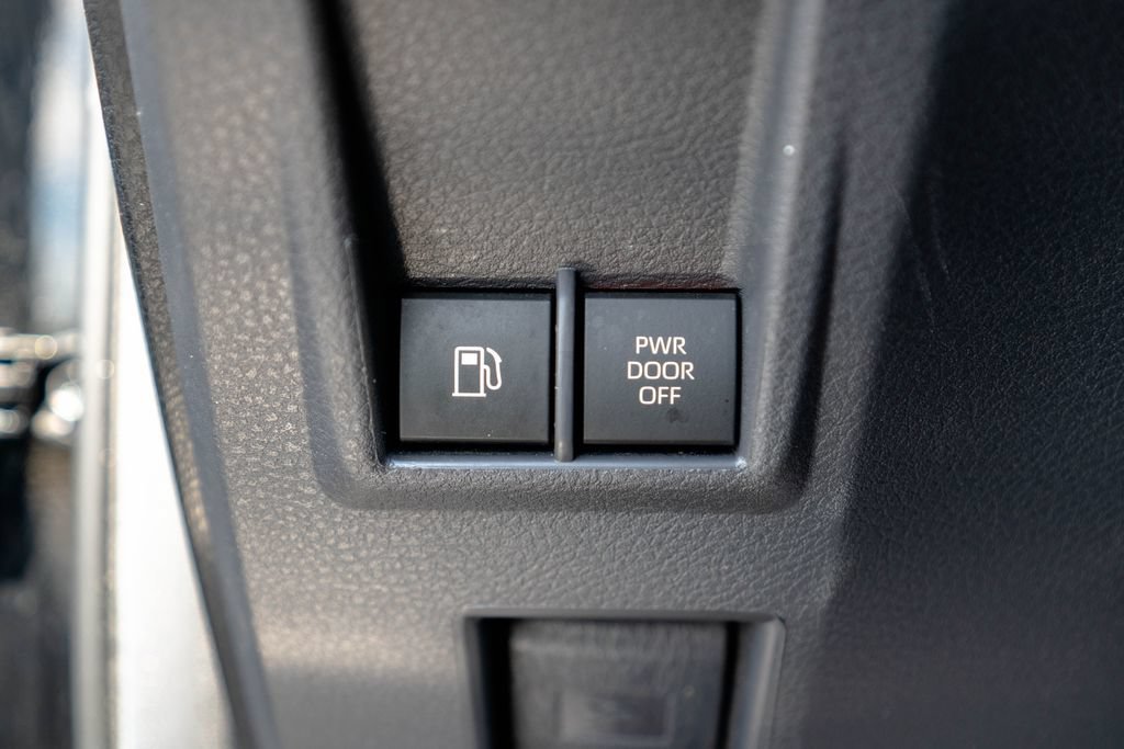 Used 2024 Toyota Sienna LE w/ LE Plus Package AWD/4WD image 23