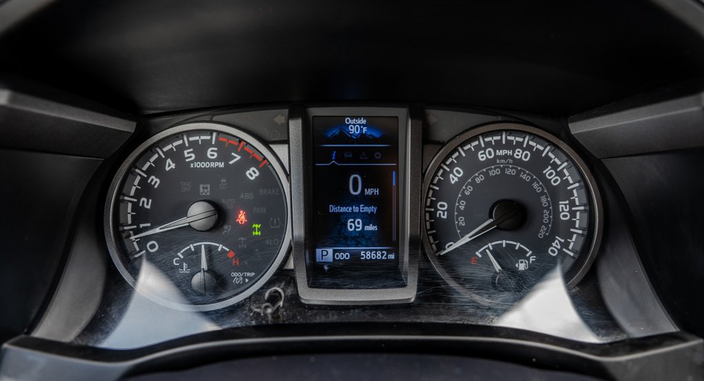 Used 2023 Toyota Tacoma TRD Off-Road w/ Technology Package AWD/4WD image 19