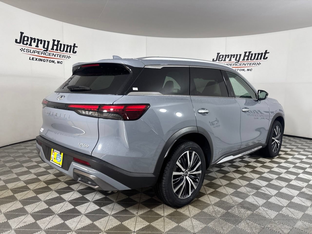Used 2025 INFINITI QX60 Sensory FWD image 6