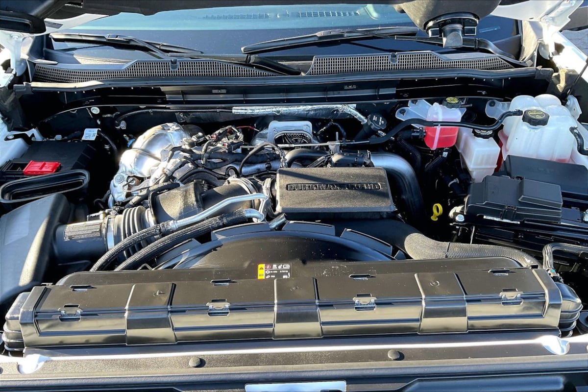 Used 2025 Chevrolet Silverado 3500 LT w/ Safety Package AWD/4WD image 10