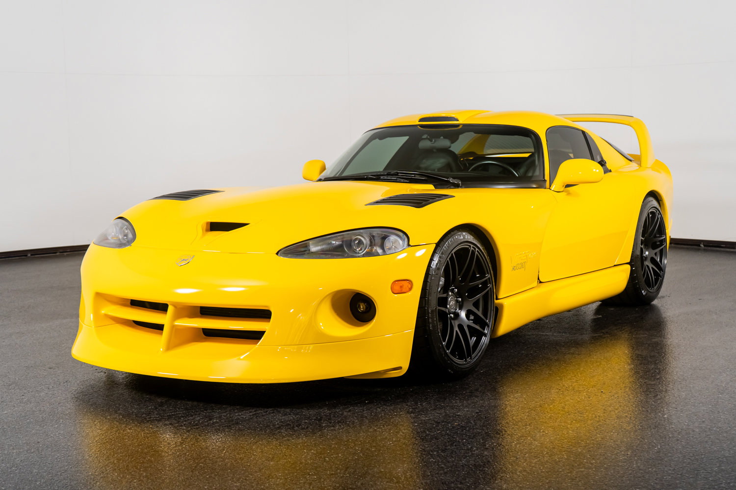 Used 2001 Dodge Viper GTS image 20