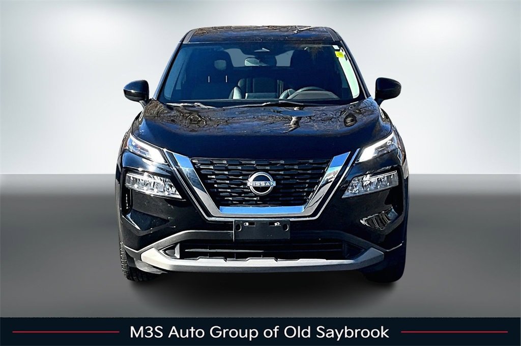 Used 2023 Nissan Rogue SV image 2