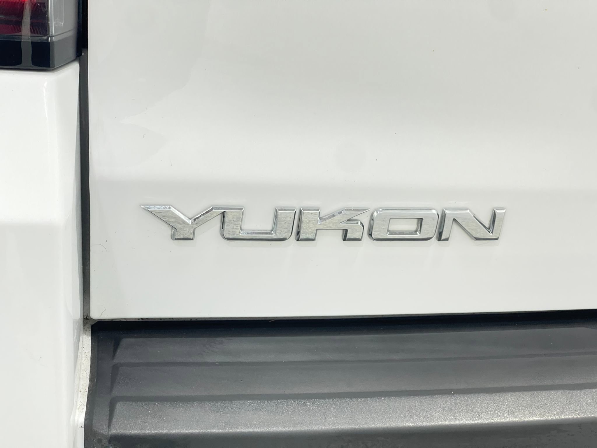Used 2016 GMC Yukon SLE w/ HD Trailering Package image 39