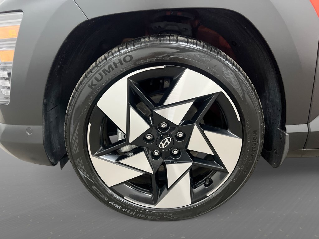 Used 2025 Hyundai Kona Limited FWD image 26