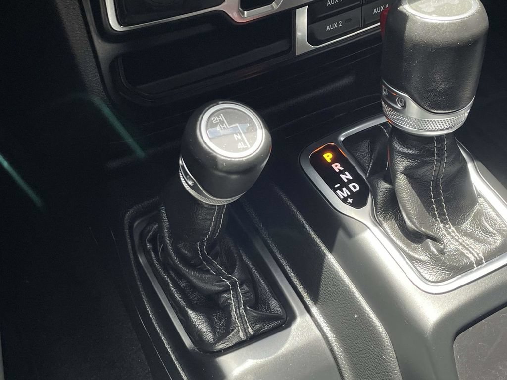 Used 2022 Jeep Wrangler Unlimited Sahara AWD/4WD image 40