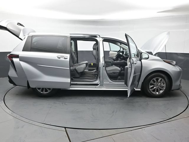 Certified 2023 Toyota Sienna XLE w/ Protection Package (TMS) FWD image 55
