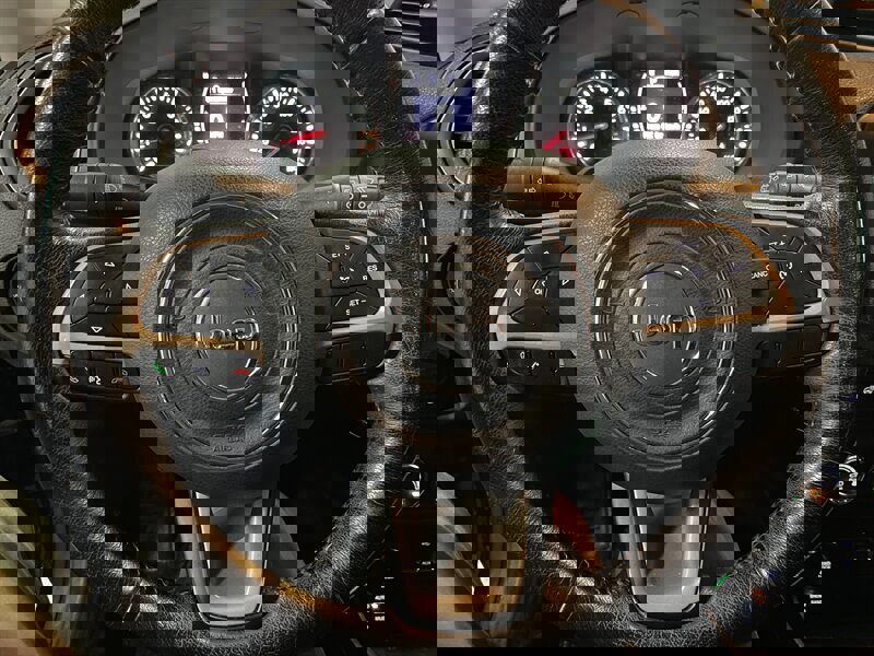 Used 2015 Jeep Renegade Latitude w/ Cold Weather Group image 7