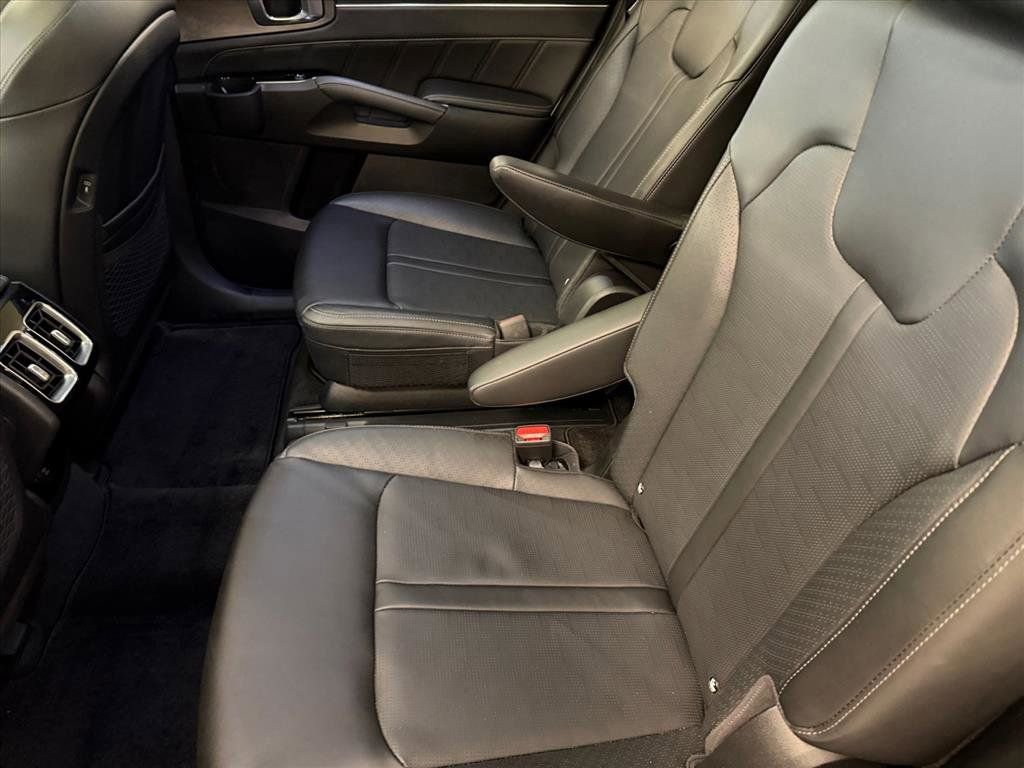 Used 2024 Kia Sorento SX image 17