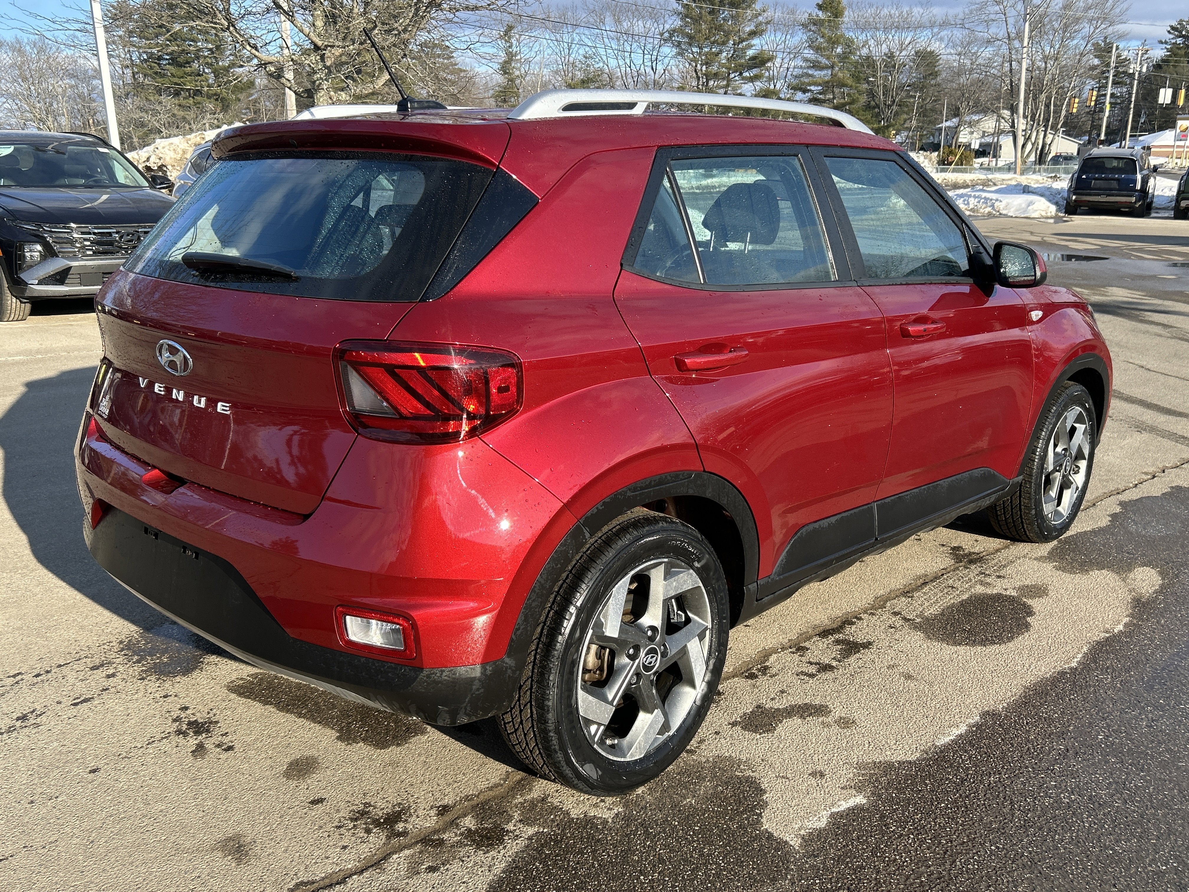 Certified 2024 Hyundai Venue SEL image 5