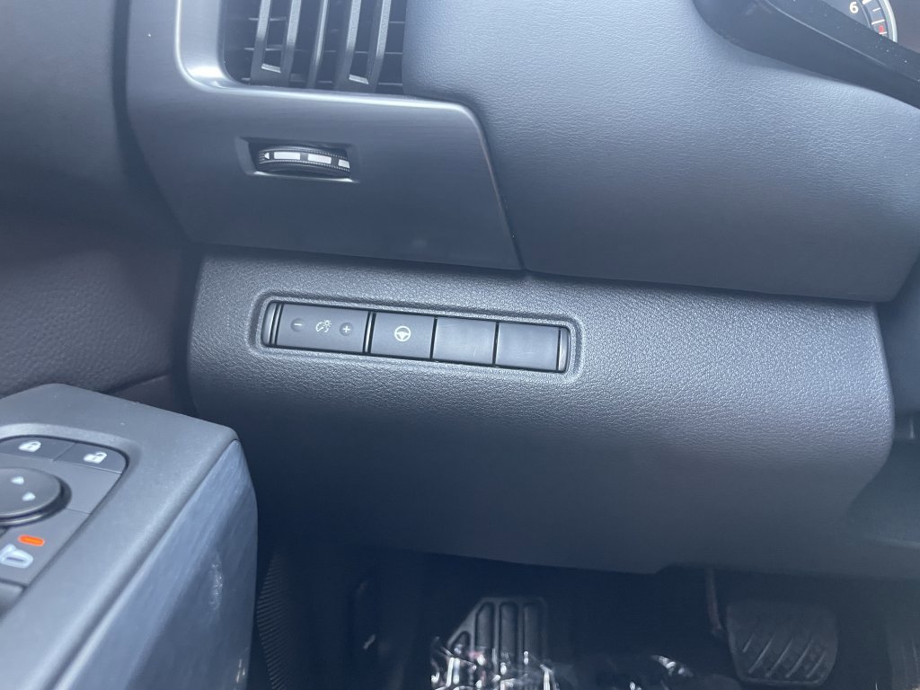 Used 2024 Nissan Pathfinder Rock Creek AWD/4WD image 33