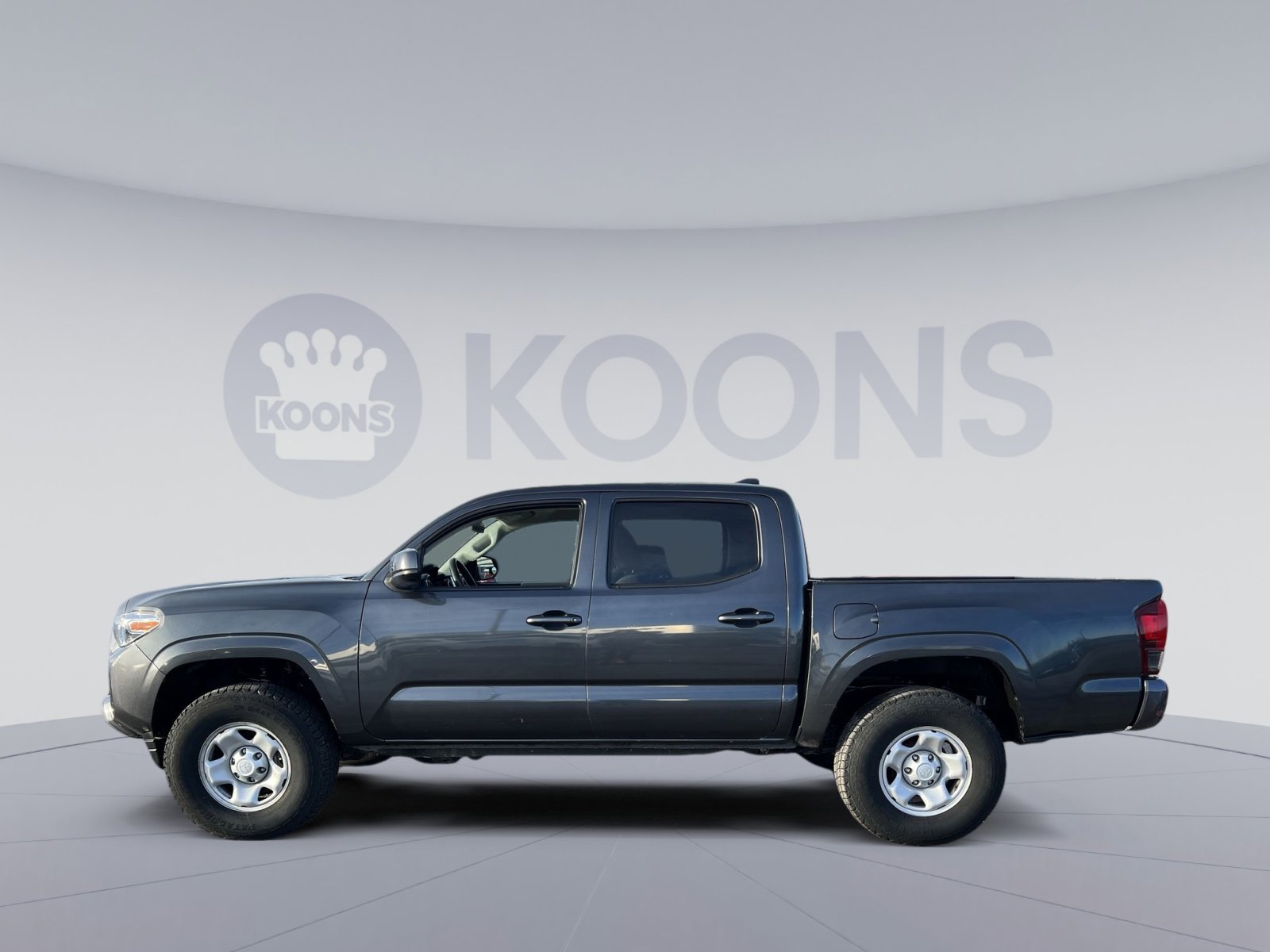 Used 2020 Toyota Tacoma SR image 2