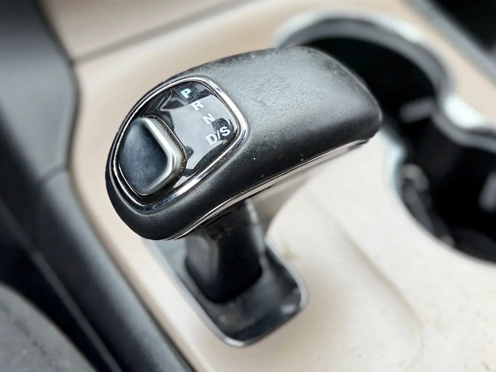 Used 2014 Jeep Grand Cherokee Laredo w/ 18" Wheel & 8.4" Radio Group image 27