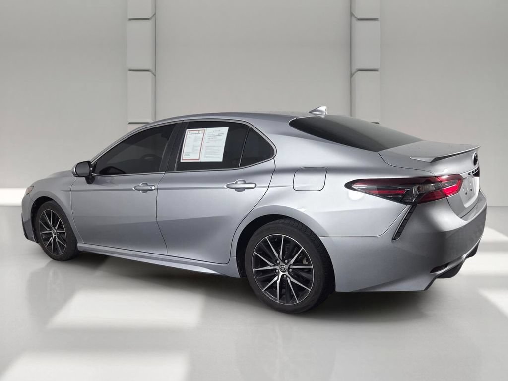 Used 2022 Toyota Camry SE FWD image 7