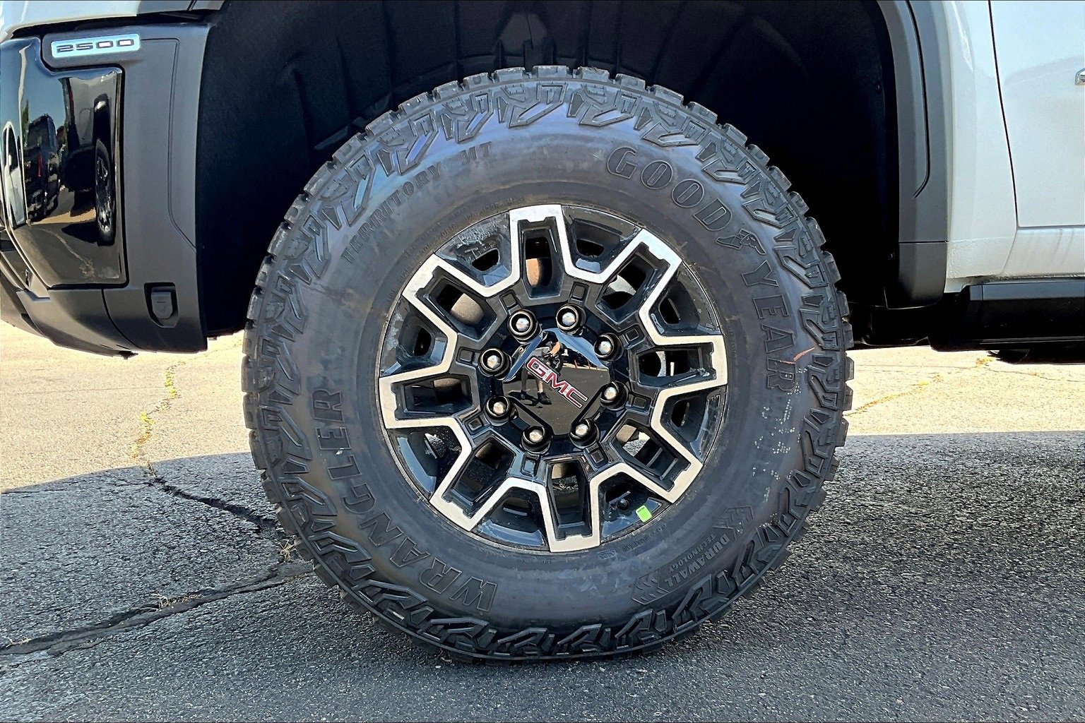 New 2025 GMC Sierra 2500 AT4X image 12