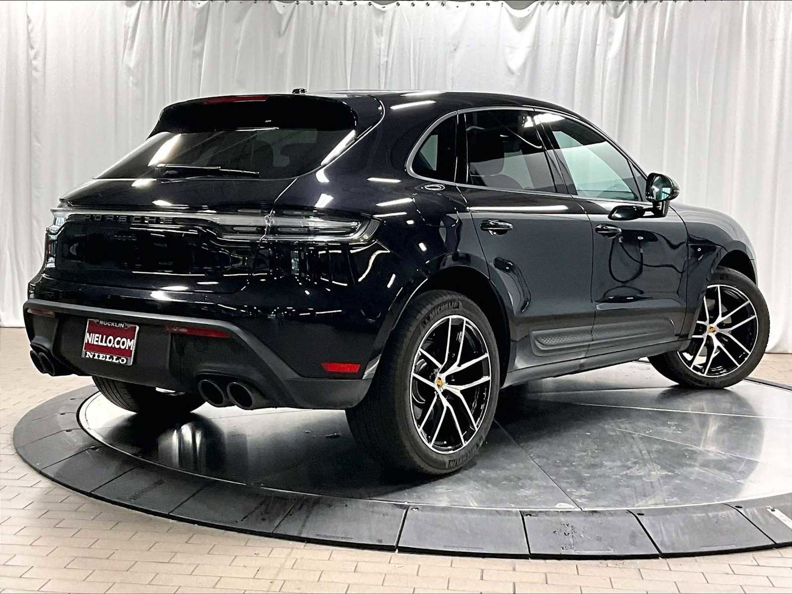 Used 2025 Porsche Macan image 10