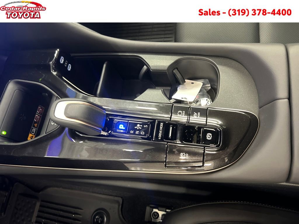 New 2025 Toyota Crown Signia image 17