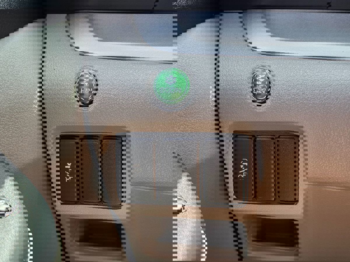 Used 2013 Honda CR-V LX image 39