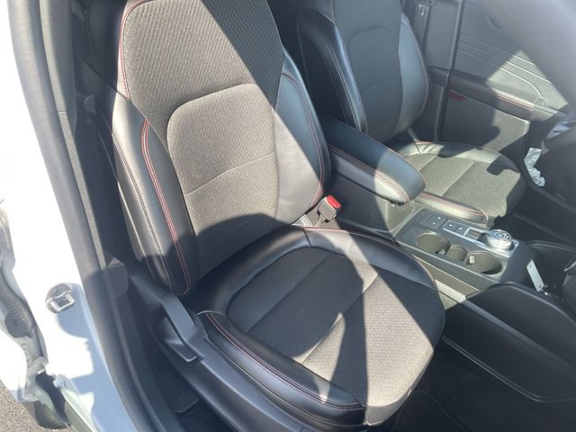 Used 2025 Ford Escape ST-Line Select AWD/4WD image 40