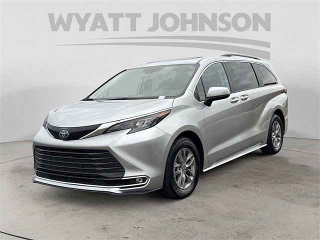 Used 2024 Toyota Sienna XLE