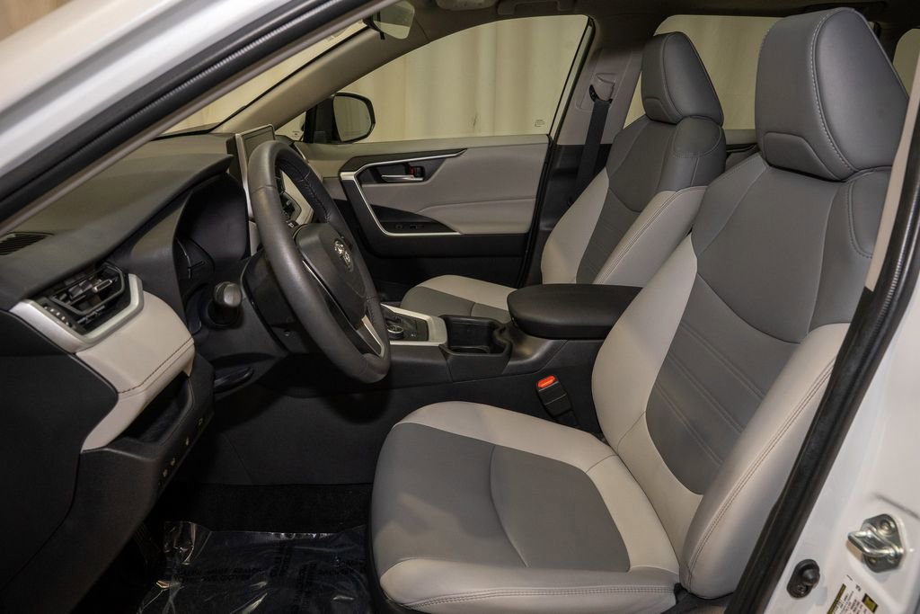 Used 2024 Toyota RAV4 XLE Premium image 12