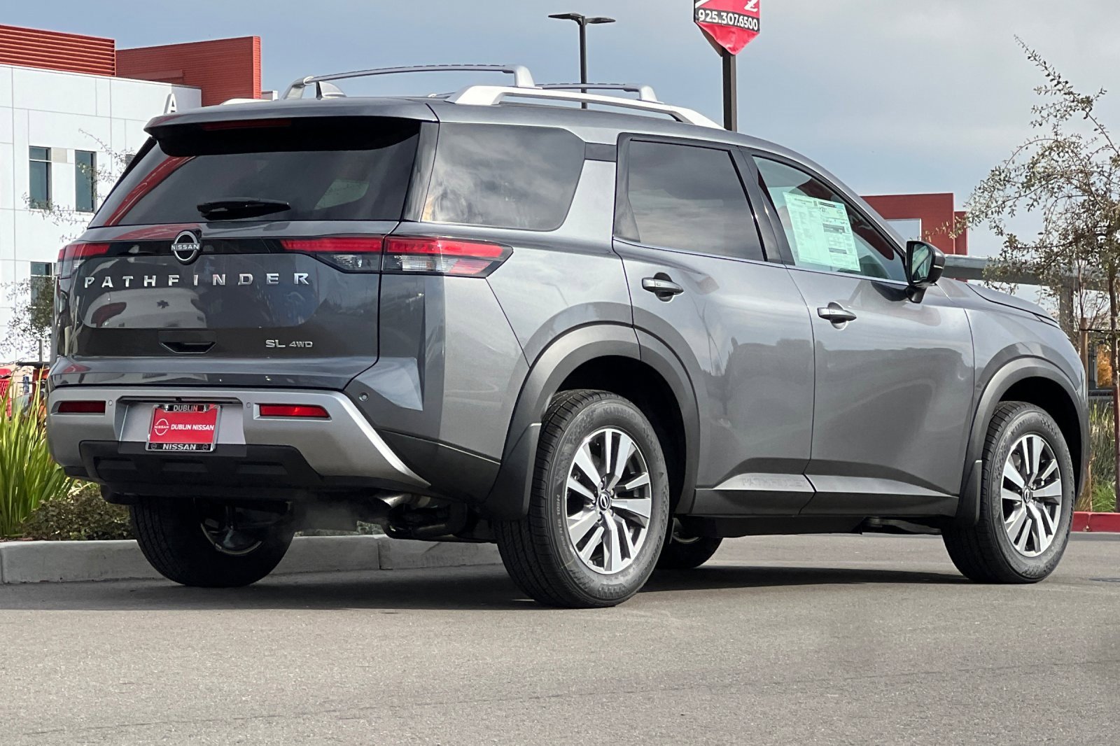 New 2025 Nissan Pathfinder SL w/ Lighting Package (N92) image 4