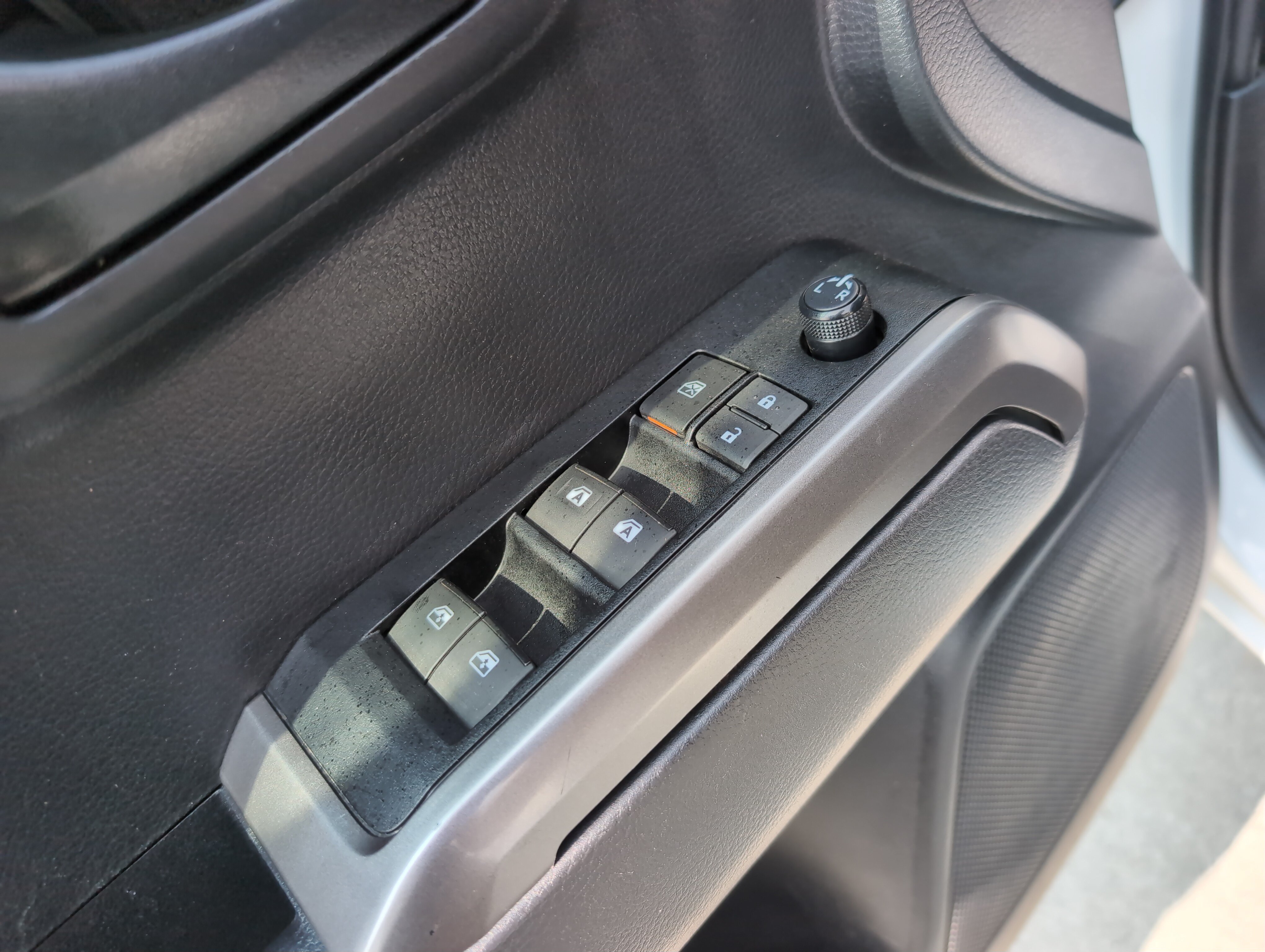 Used 2023 Toyota Tacoma SR5 AWD/4WD image 15