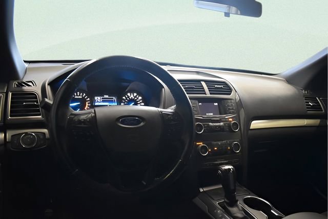 Used 2018 Ford Explorer XLT AWD/4WD image 22