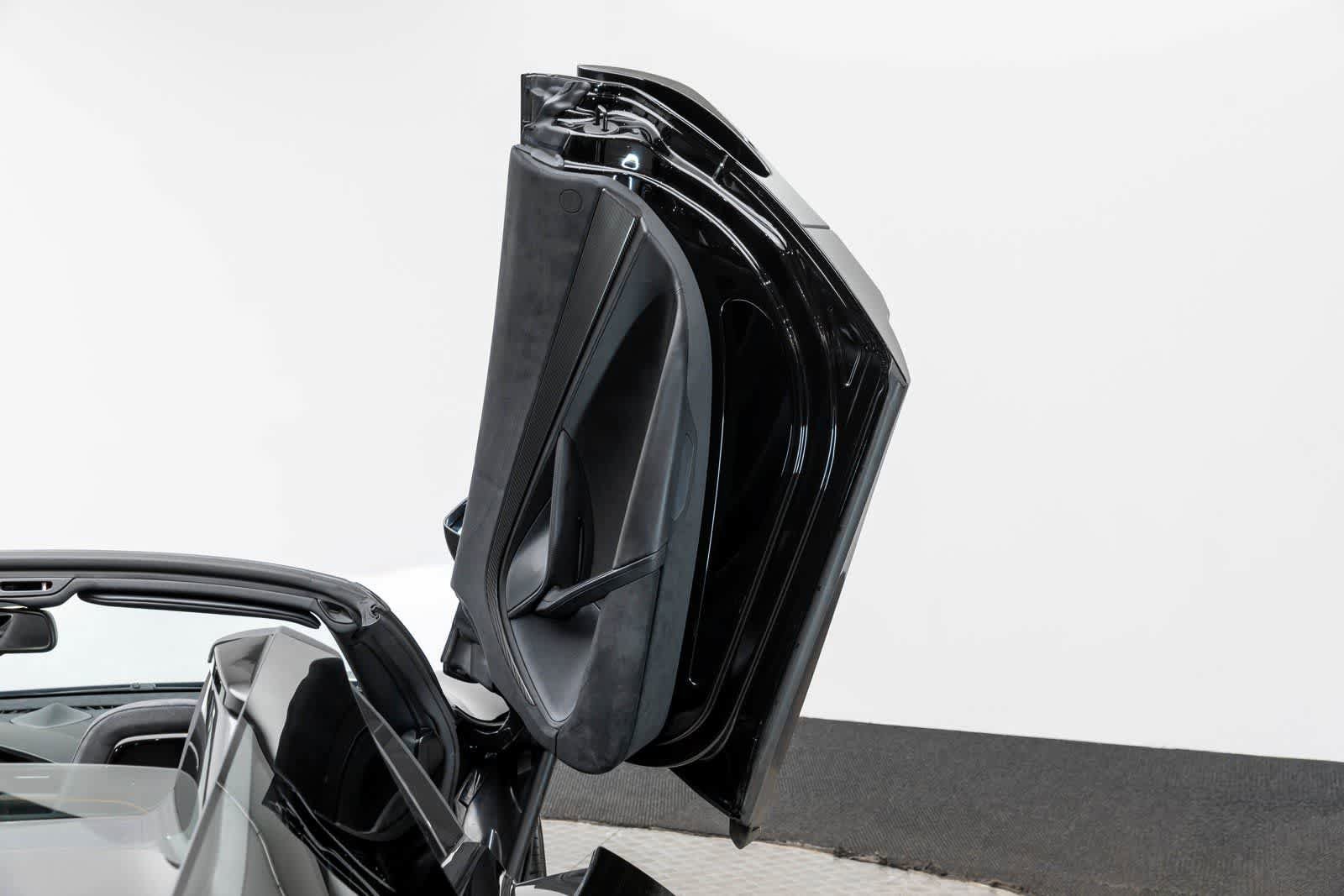 Used 2023 McLaren 720S Spider RWD image 35
