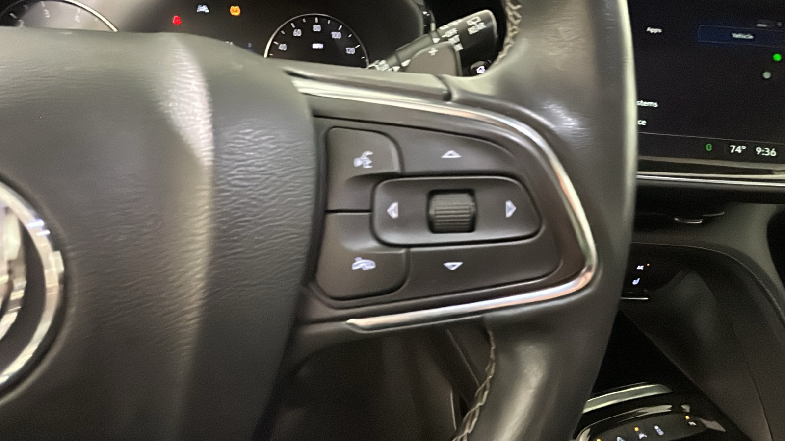 Used 2023 Buick Envision Preferred AWD/4WD image 20