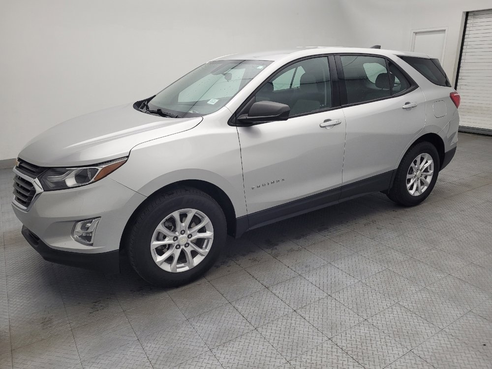Used 2018 Chevrolet Equinox LS image 2