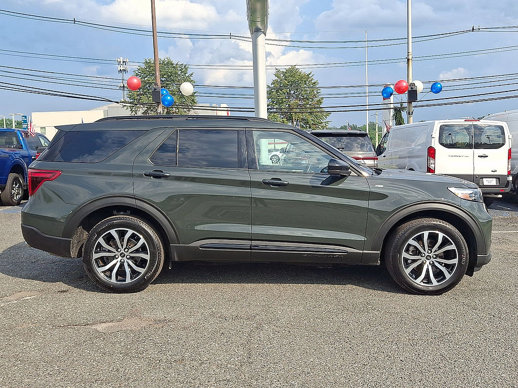Used 2024 Ford Explorer ST-Line w/ Class IV Trailer Tow Package AWD/4WD image 32