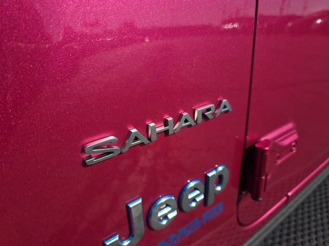 Used 2022 Jeep Wrangler Unlimited Sahara w/ Safety Group AWD/4WD image 60