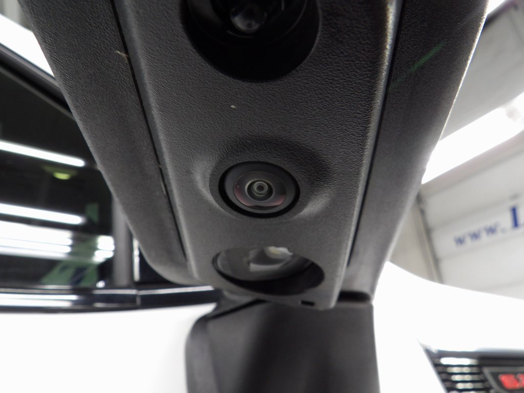 Used 2025 GMC Sierra 1500 AT4 w/ Technology Package image 49